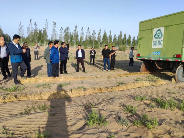 省科技廳副廳長巨有謙一行調(diào)研甘肅建投         全國荒漠化防治（機(jī)械治沙工程）試驗示范基地